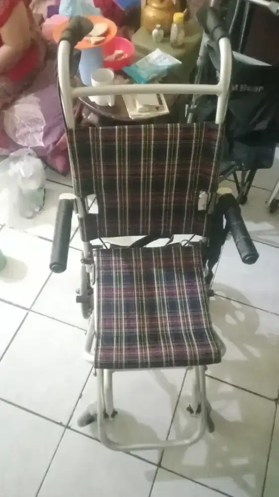 Kursi Roda Travel Ringan Bisa dilipat