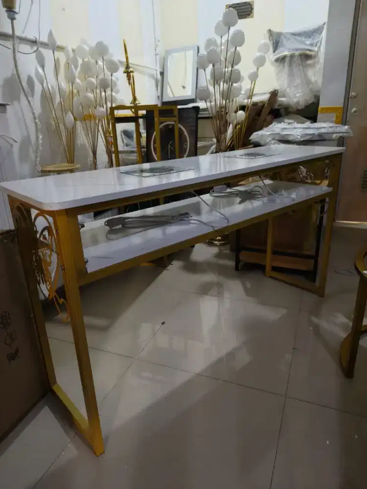 Jual meja minimalis, baru, lok Pondok cabe udik Tangerang Selatan