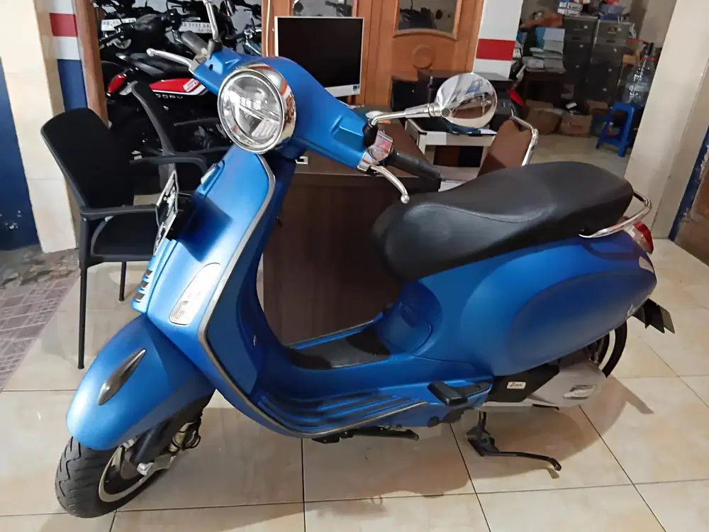Piaggio vespa primavera 150cc biru vivace gbm