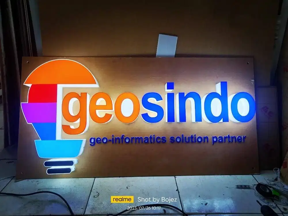HURUF TIMBUL, PAPAN REKLAME, NEON BOX, NEON FLEX, DISPLAY AKRILIK