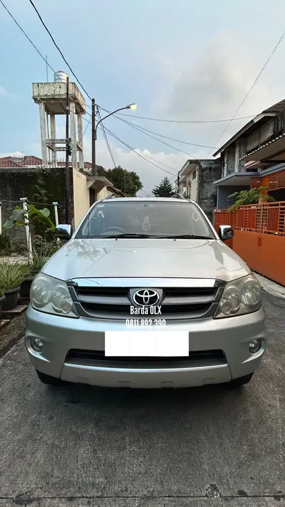 Toyota Fortuner 2007 G A/T Bensin Silver Tangan I Mulus Siap Pakai