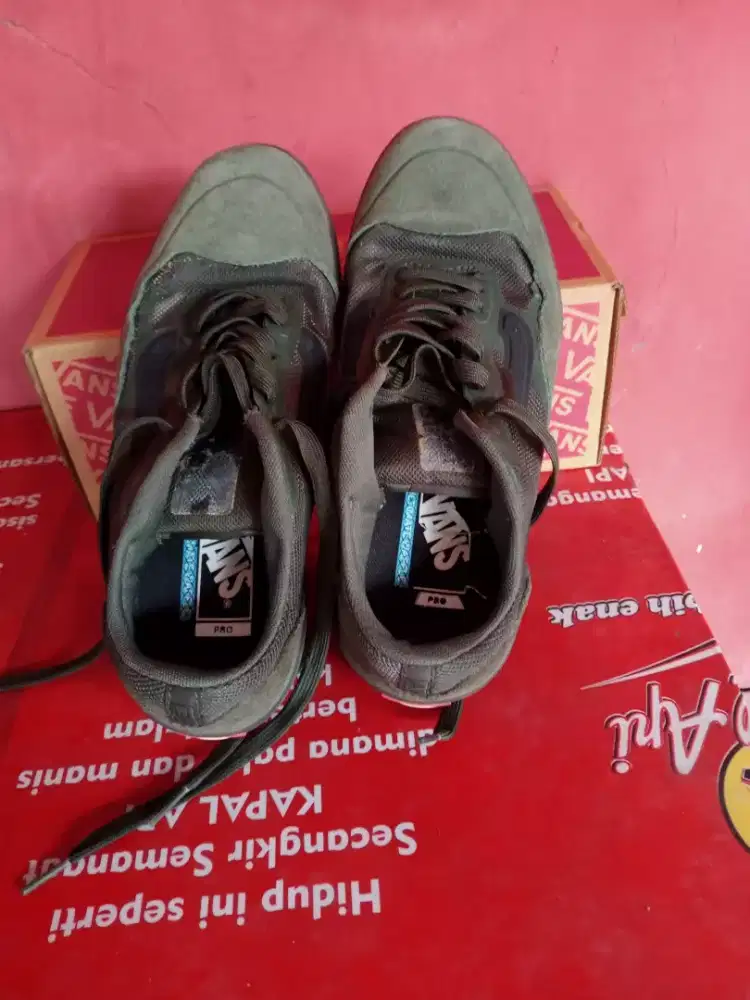 Jual sepatu merk vans bran original ukuran 40,5