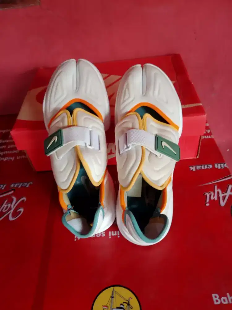 Dijual sepatu Nike Aqua rift ukuran 39,5 like new