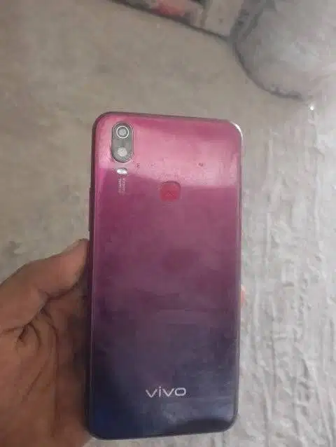 Vivo 12i merah 3/32 lengkap