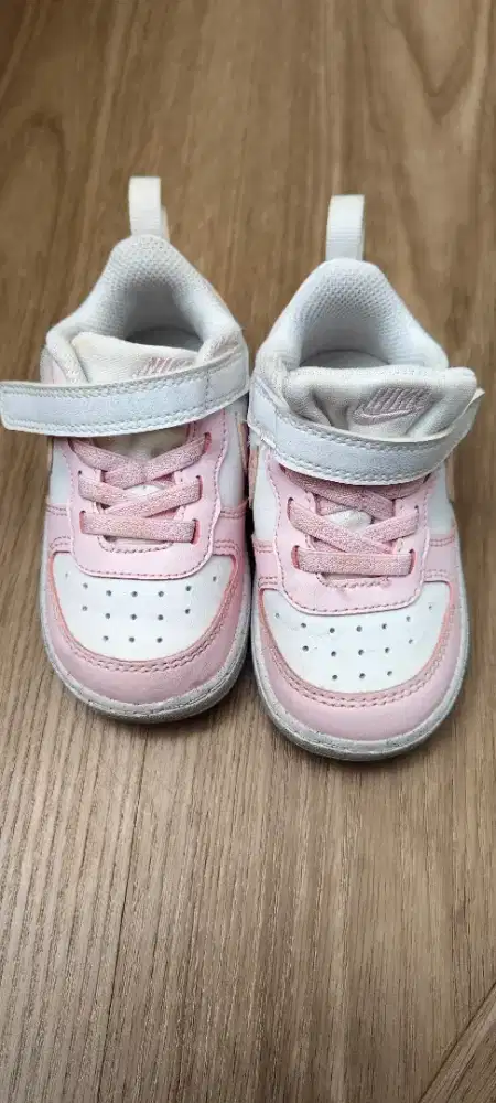 Sepatu anak nike