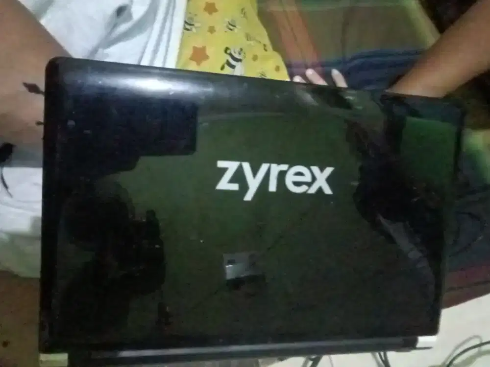 Laptop Zyrex 10inch
