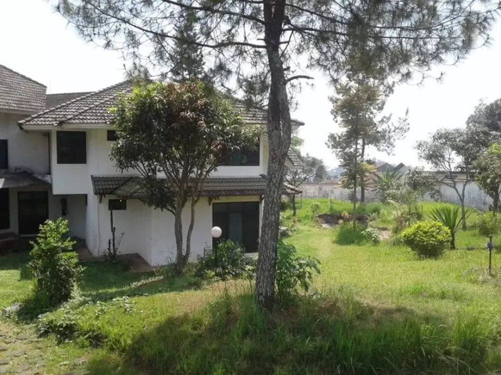Dijual Rumah Lokasi Strategis di Indo Alam