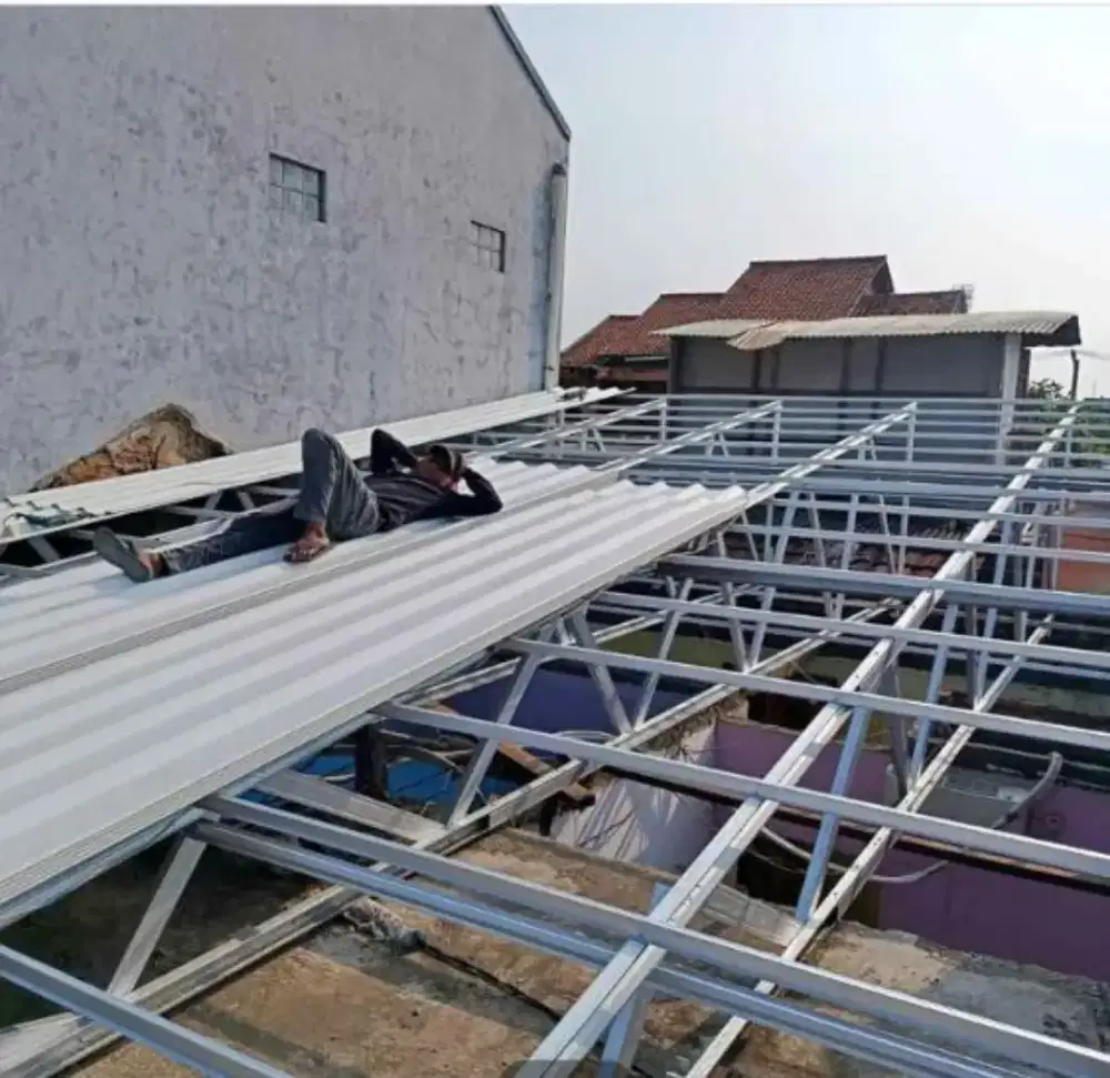 Kontruksi bongkar pasang atap baja ringan & plavon PVC dll