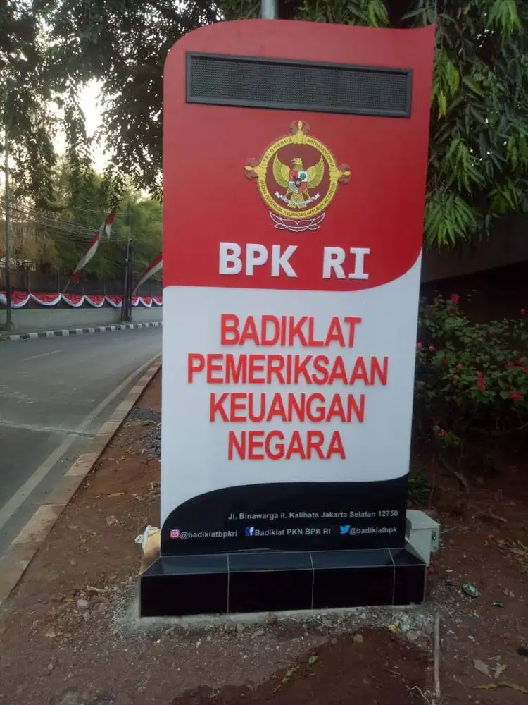 NEON BOX, PAPAN REKLAME, HURUF TIMBUL, NEON FLEX, DISPLAY AKRILIK DLL