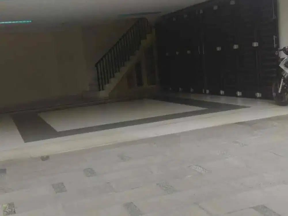 Rumah luxury 2 lantai ada pool bagus siap huni di Kuningan jakarta selatan