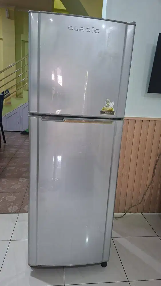 Kulkas Toshiba Glacio 2 Pintu