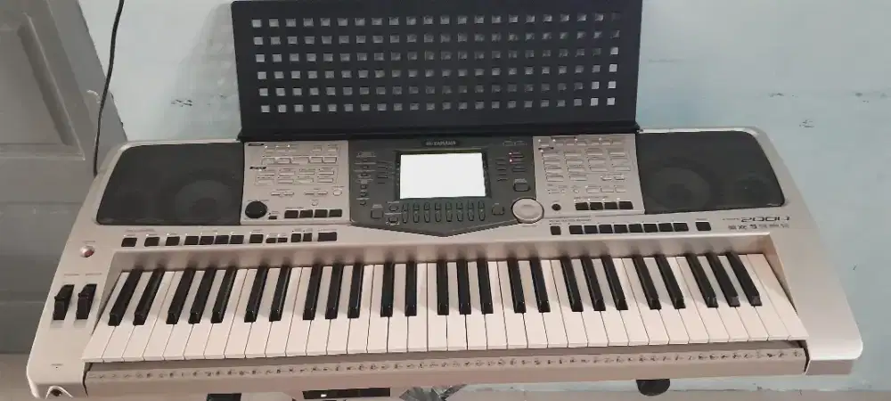 DIJUAL KEYBOARD PSR 2000