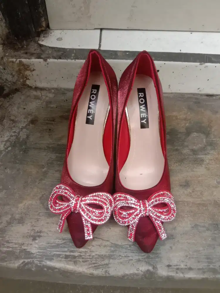 sepatu hiil wanita ukuran 35