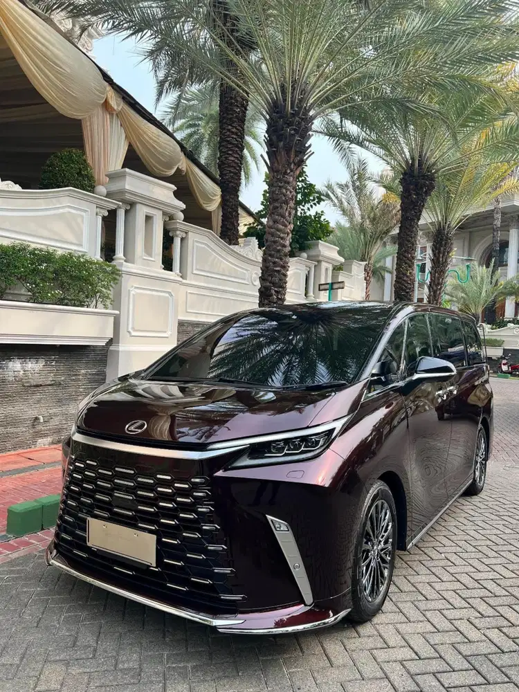 Lexus LM350h 7-Seater 2025