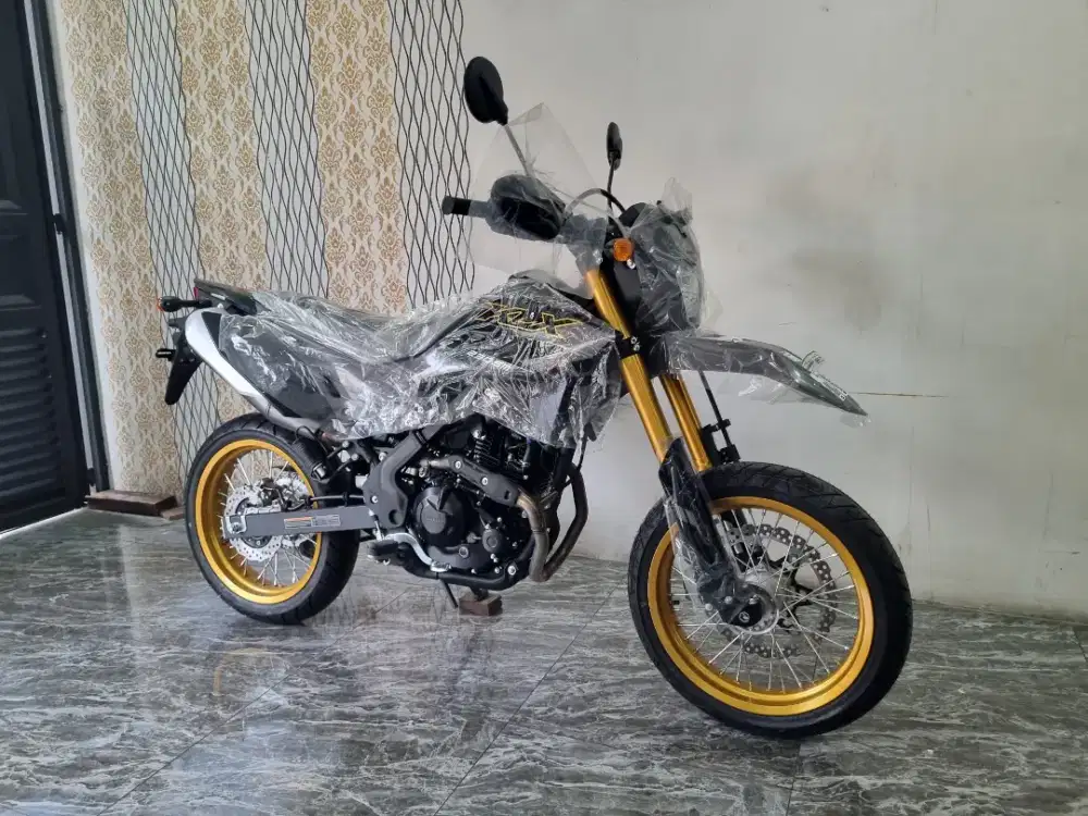 Kawasaki klx 230 SM se dtracker