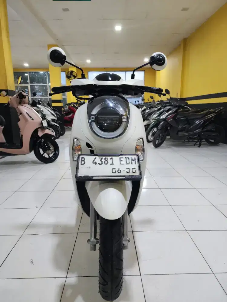 SCOOPY PRESTIGE TAHUN 2025,PLAT B ISTIMEWA
