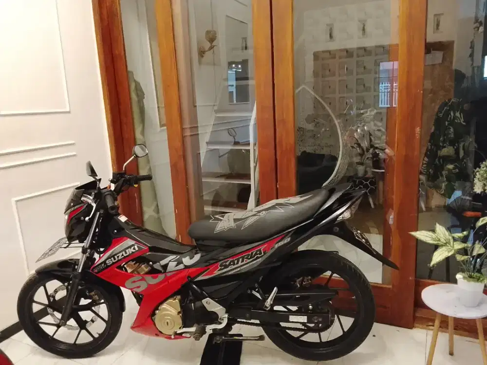 Suzuki satria 2015