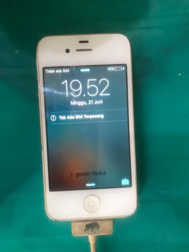 Iphone 4S Putih 8Gb