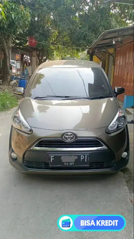 Toyota Sienta G MT 2017 Grey Metallic - Antik Full Original Low KM30rb