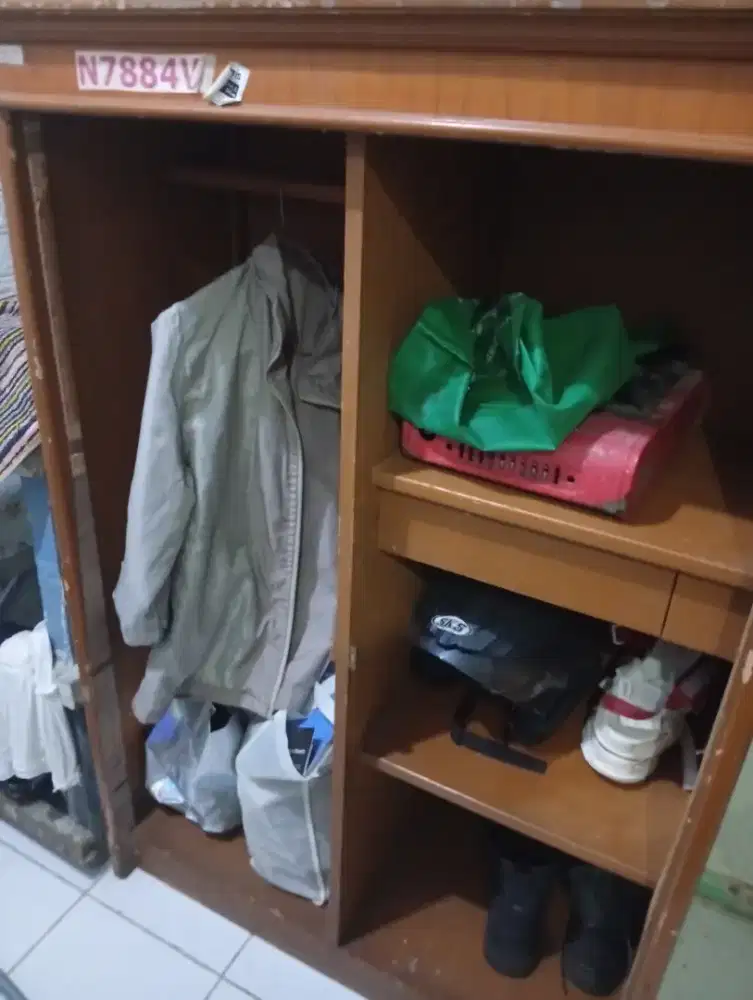 Lemari kecil pintu copot ada dua..bahan thciblock