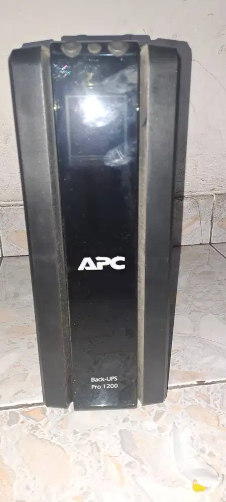 UPS APC PRO 1200