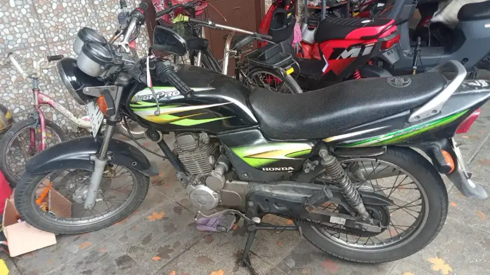Dijual megapro 2005 surat lengkap pajak hidup tinggal pakai