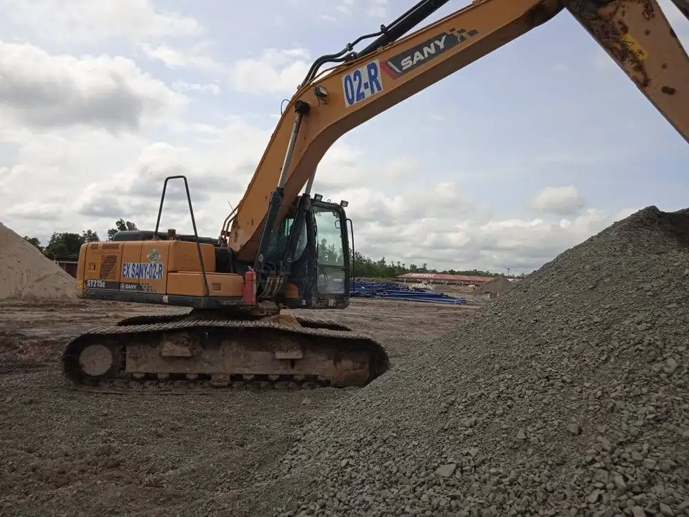 Dijual alat berat Excavator Sany 215C, kondisi masih bagus Harga Bagus