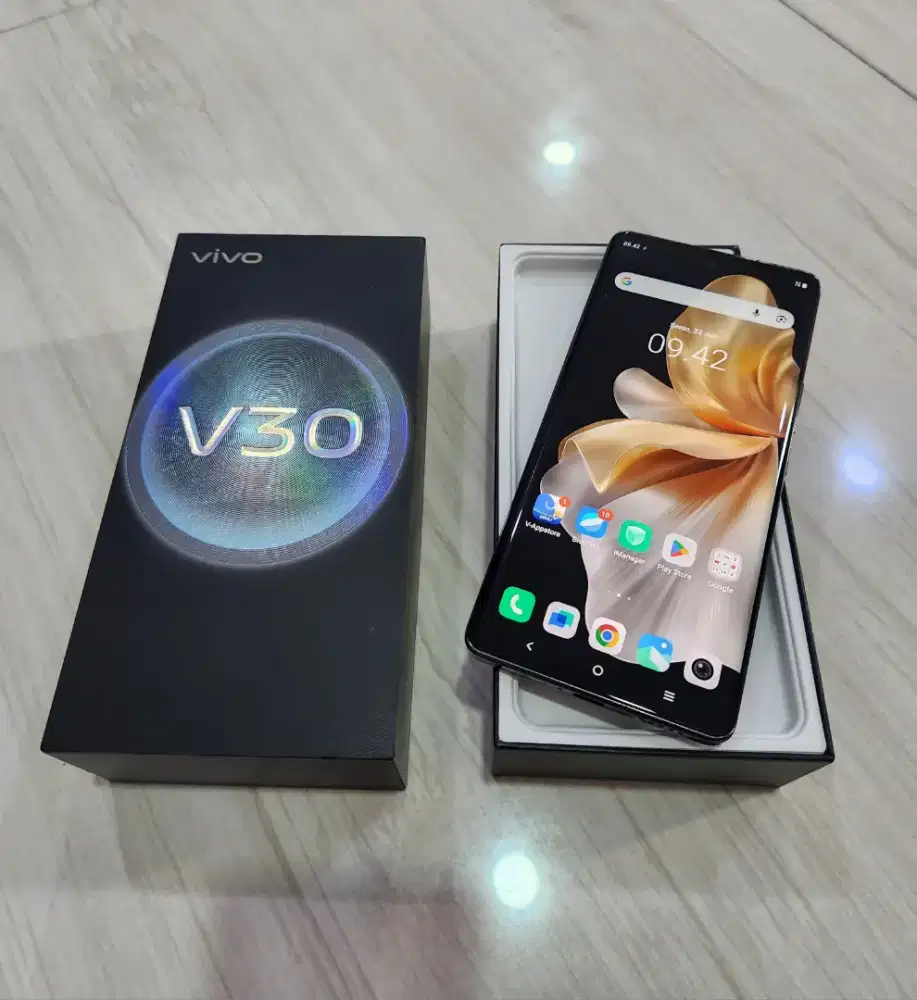 Vivo V30 5G ram 8/256gb Mulus lengkap original