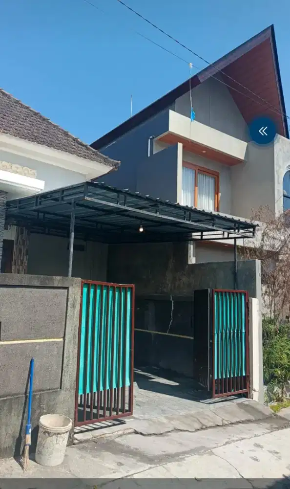 Di kontrakan rumah lantai 1