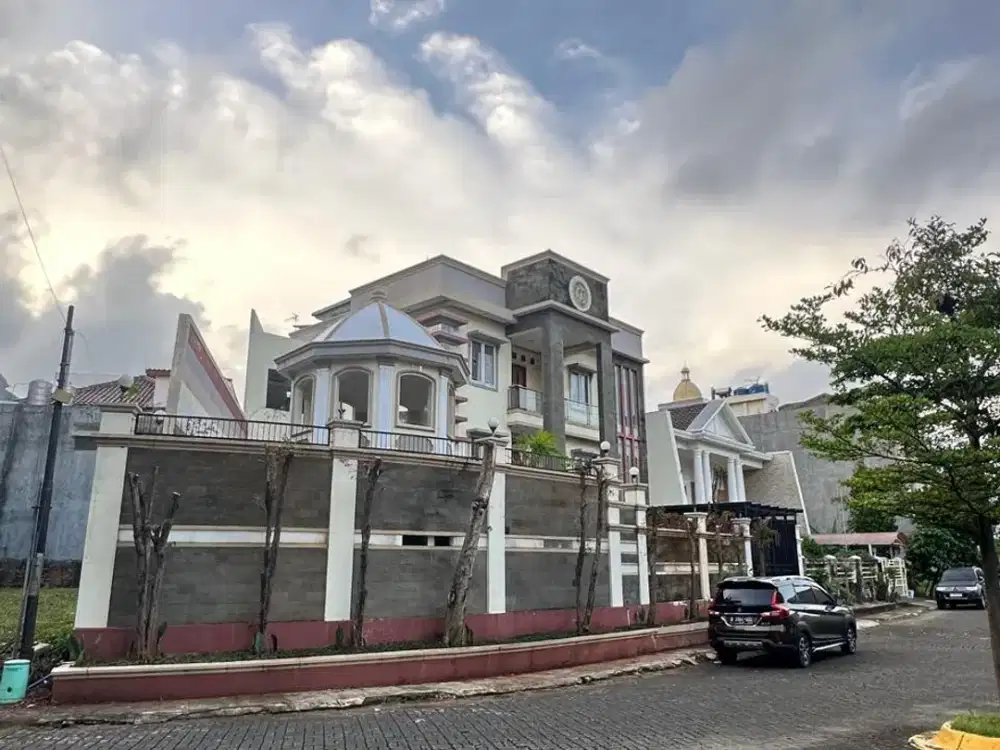 Disewakan Rumah 4 Lantai Mewah Lengkap Kolam Renang Di Villa Permata Gading,Kelapa gading,Jakarta utara