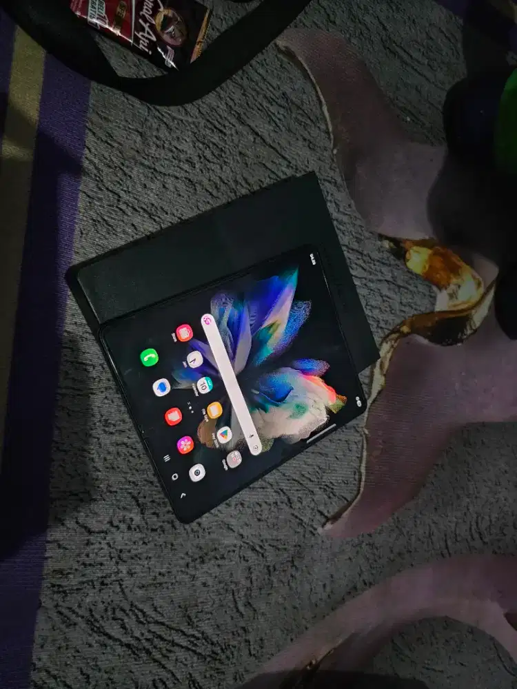 Samsung Galaxy Fold 3 5G sein 12/256gb fullset ada bonus