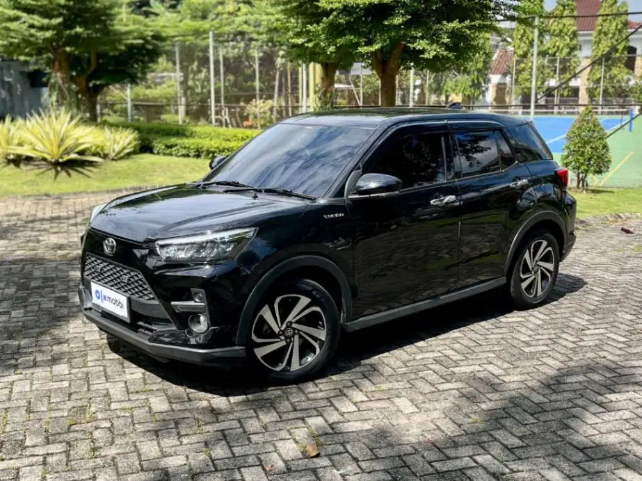 Toyota Raize 1.0 G One Tone Bensin-MT 2021 Hitam