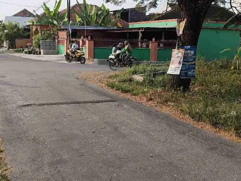 Kavling hook (dua muka) dalam perumahan siap bangun siap balik nama di jati gatak sukoharjo