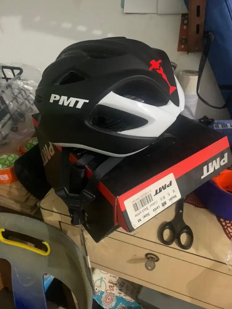 Helm pmt ukuran M