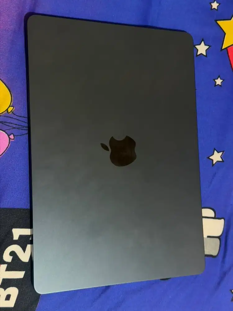 Macbook air M2 16gb 256gb 2022(garansi resmi digimap)