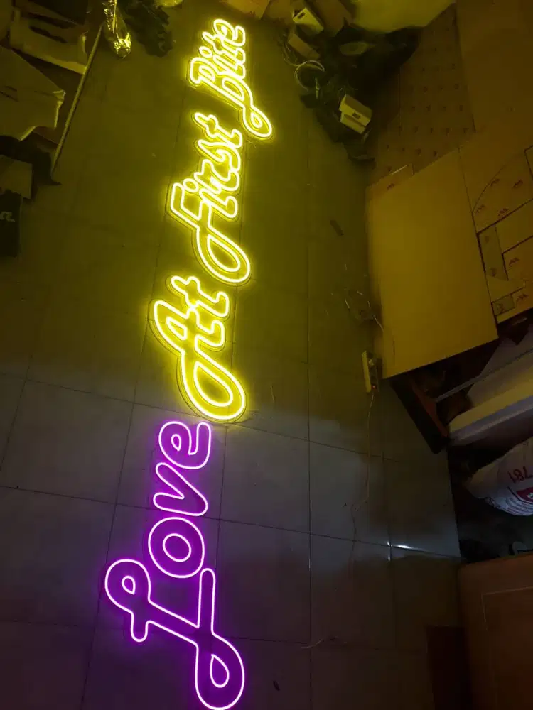 NEON FLEX, NEON BOX, PAPAN REKLAME, DISPLAY AKRILIK, HURUF TIMBUL DLL