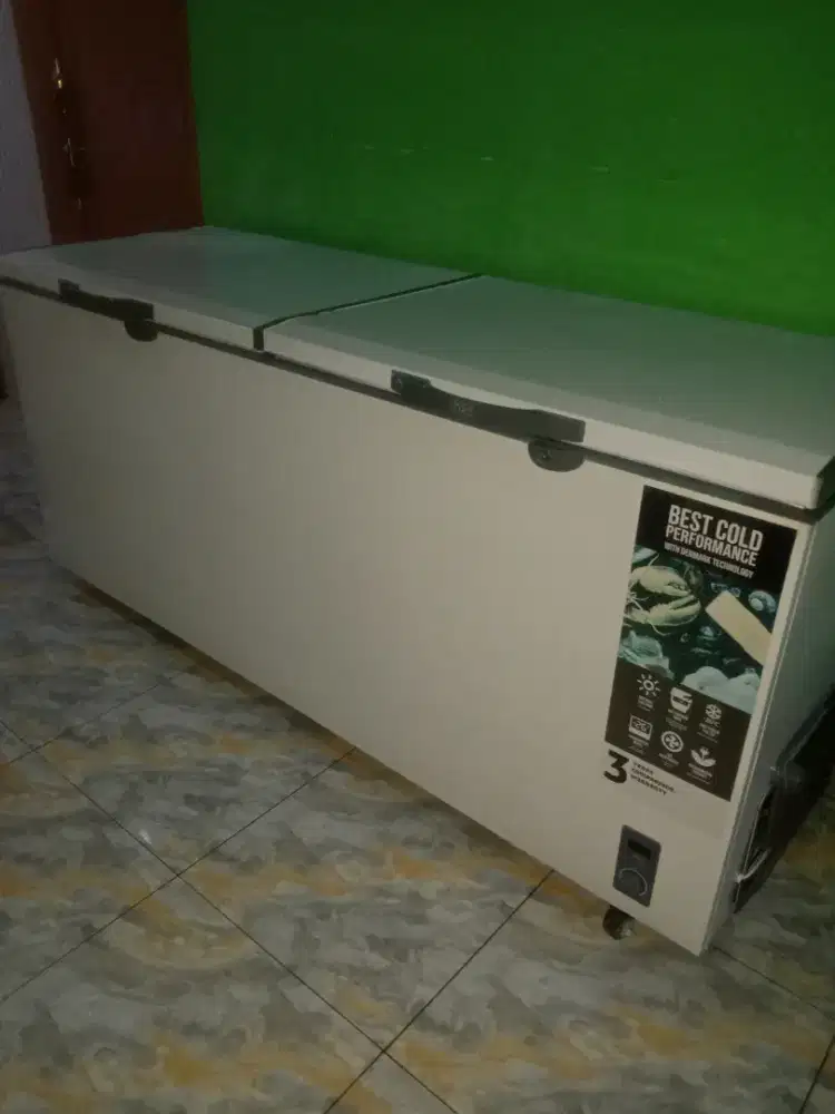 Dijual cepat Frezer box merk Gea beku merata
