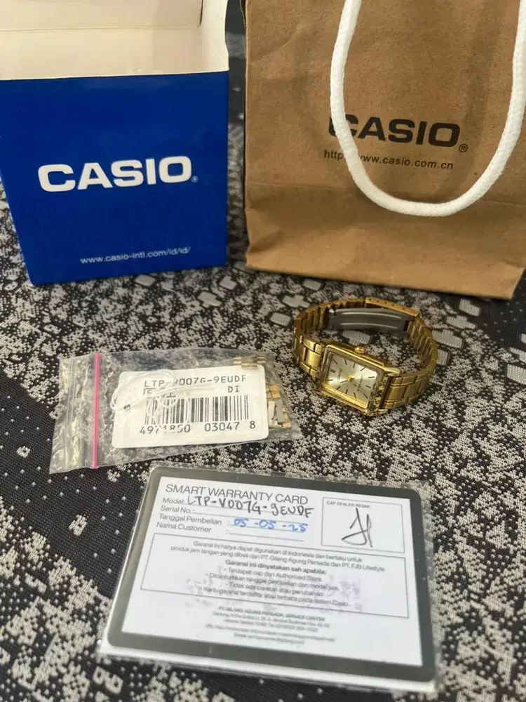 Jam tangan wanita casio gold