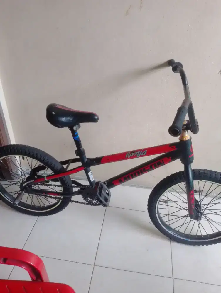 Sepeda 2 unit berkualitas Murmer. Nego.. dijual karena udh banyak.