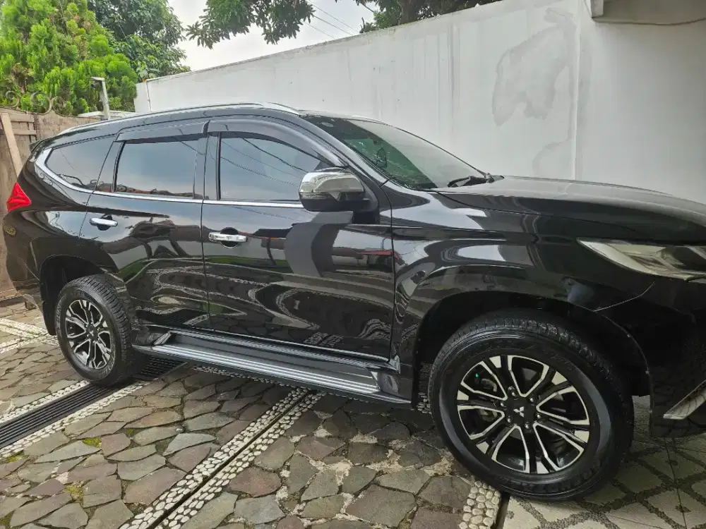 Pajero Sport Dakar ROCKFORD FOSGATE LD 2.4 L (4x2) A/T LTD 2018.
