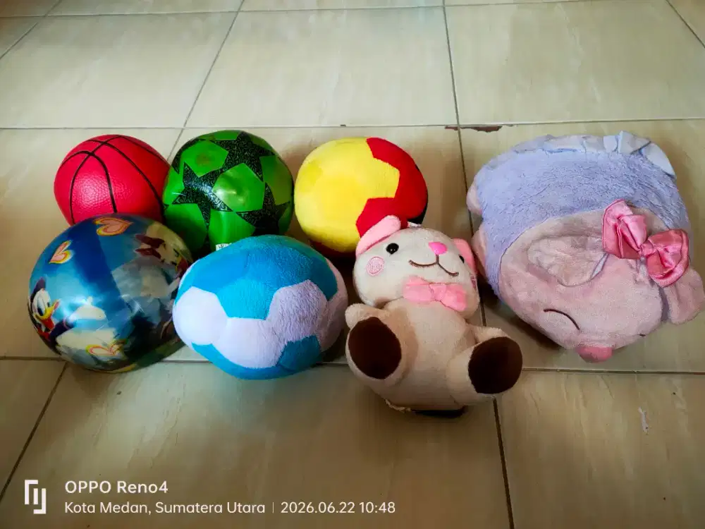 MAINAN BOLA DAN BONEKA