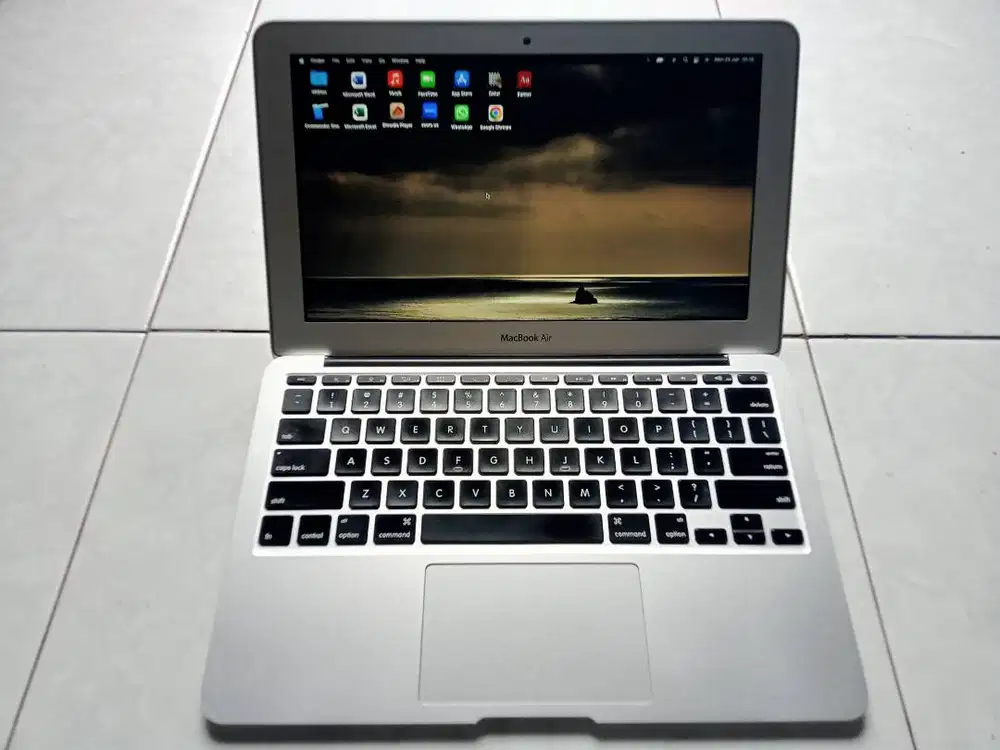 MacBook Air 2015 / 11 / Core i5 / 128Gb / 4Gb / 2 Jam