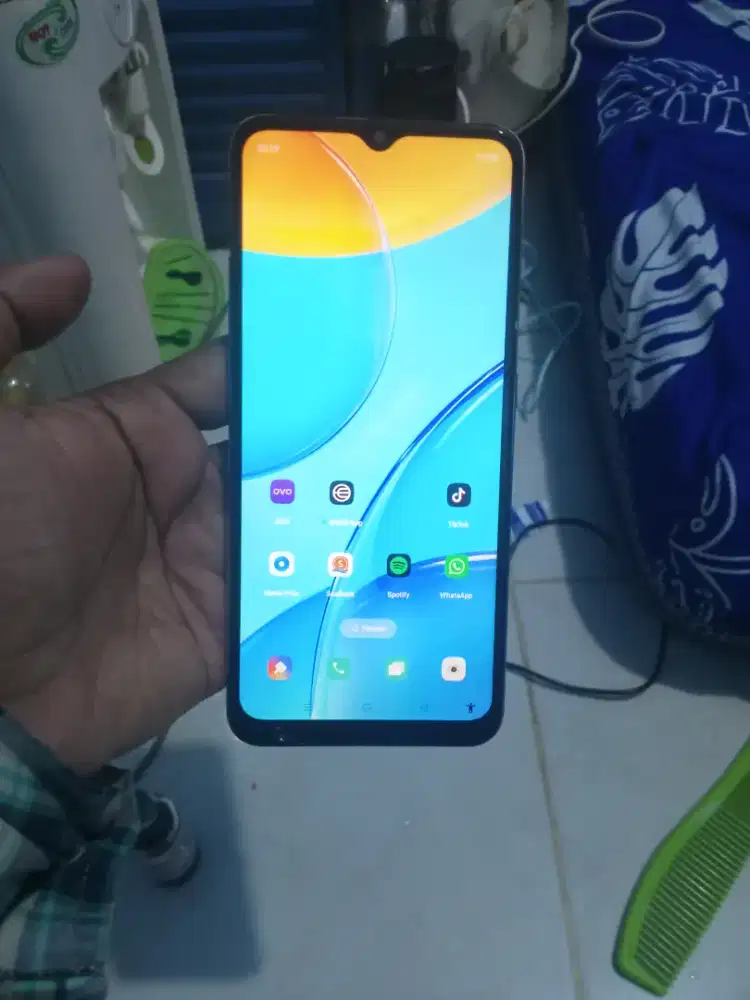 Jual hp Oppo A15  jaringan 4G LTE ram 3/32GB minus retak dikit