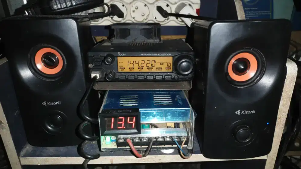 Radio ICOM 2300