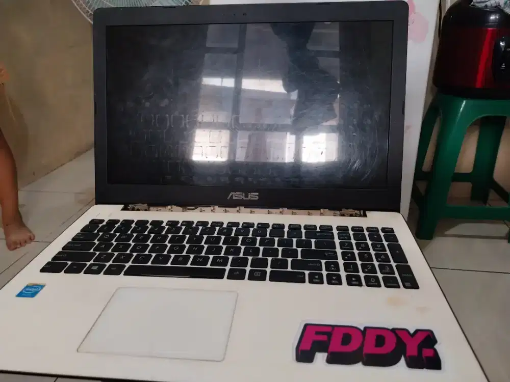 Dijual laptop rusak