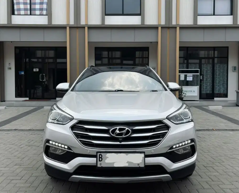 Hyundai Santa Fe CRDI AT 2017 Good Condition