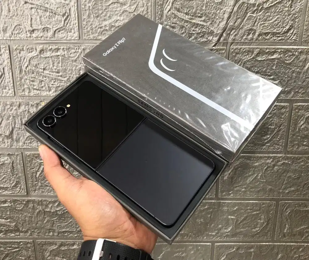 Samsung Z Flip 7 12/256