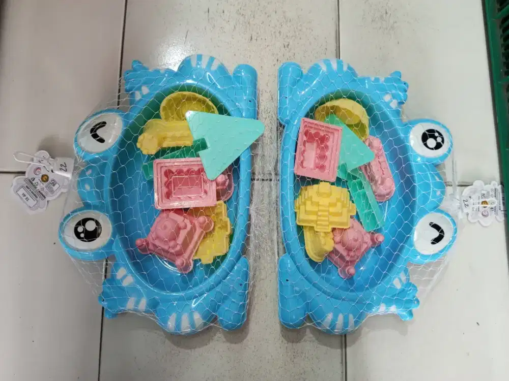 Mainan anak cetakan pasir kodok set