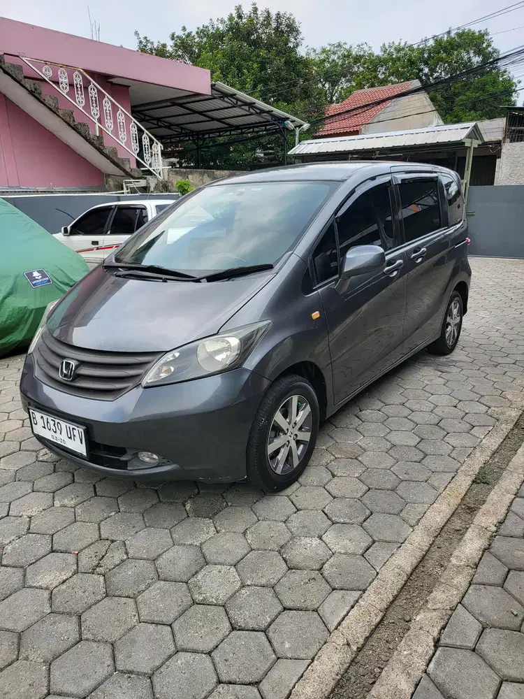 Honda Freed 2010 Bensin