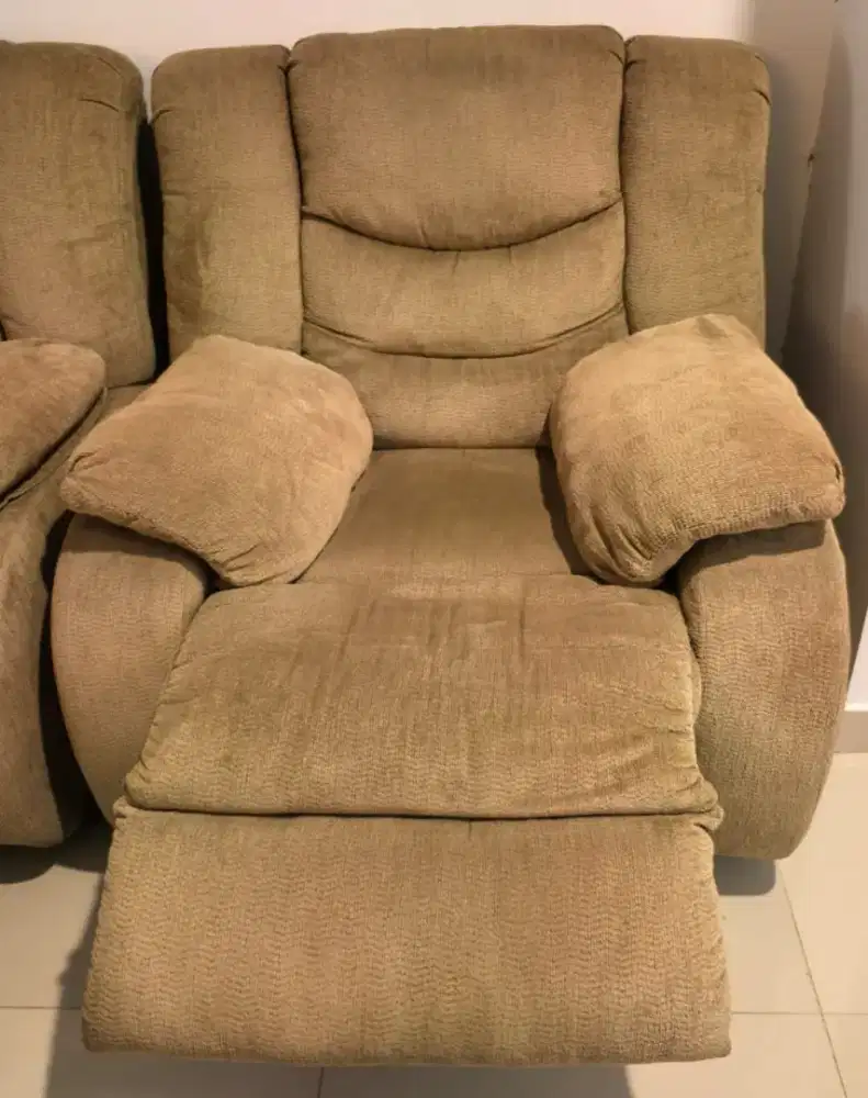 Sofa recliner manual bekas